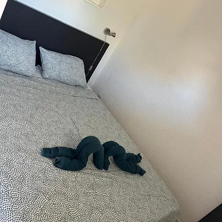 Apartment 1 Bedroom With Balcony Near The Saint-Raphaël