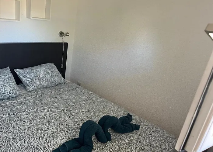 1 Bedroom With Balcony Near The *