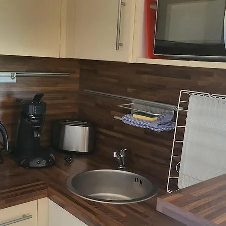 1 Bedroom With Balcony Near The Saint-Raphael (Var)