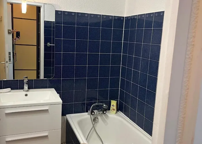 アパート 1 Bedroom With Balcony Near The *